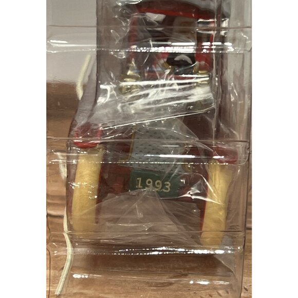 1993 HALLMARK KEEPSAKE ORNAMENT QX567-5 Shopping with Santa here comes santa Car - Picture 8 of 8